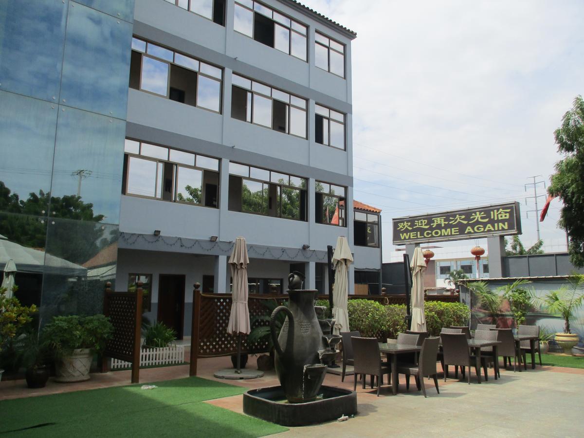 Hotel Patriota Luanda Buitenkant foto